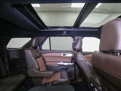 Used 2022 Ford Explorer King Ranch image 24