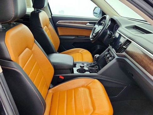 Used 2019 Volkswagen Atlas SEL Premium image 24