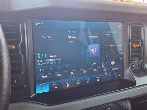 Used 2022 Ford Bronco Badlands image 12