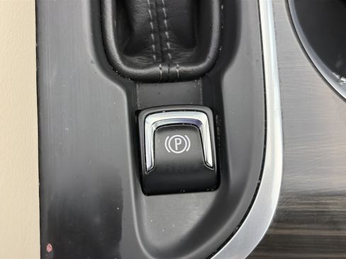 Certified 2020 Buick Envision Essence w/ Experience Buick Package AWD/4WD image 31
