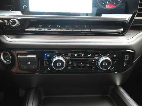Used 2024 GMC Sierra 3500 SLT w/ SLT Premium Package AWD/4WD image 20