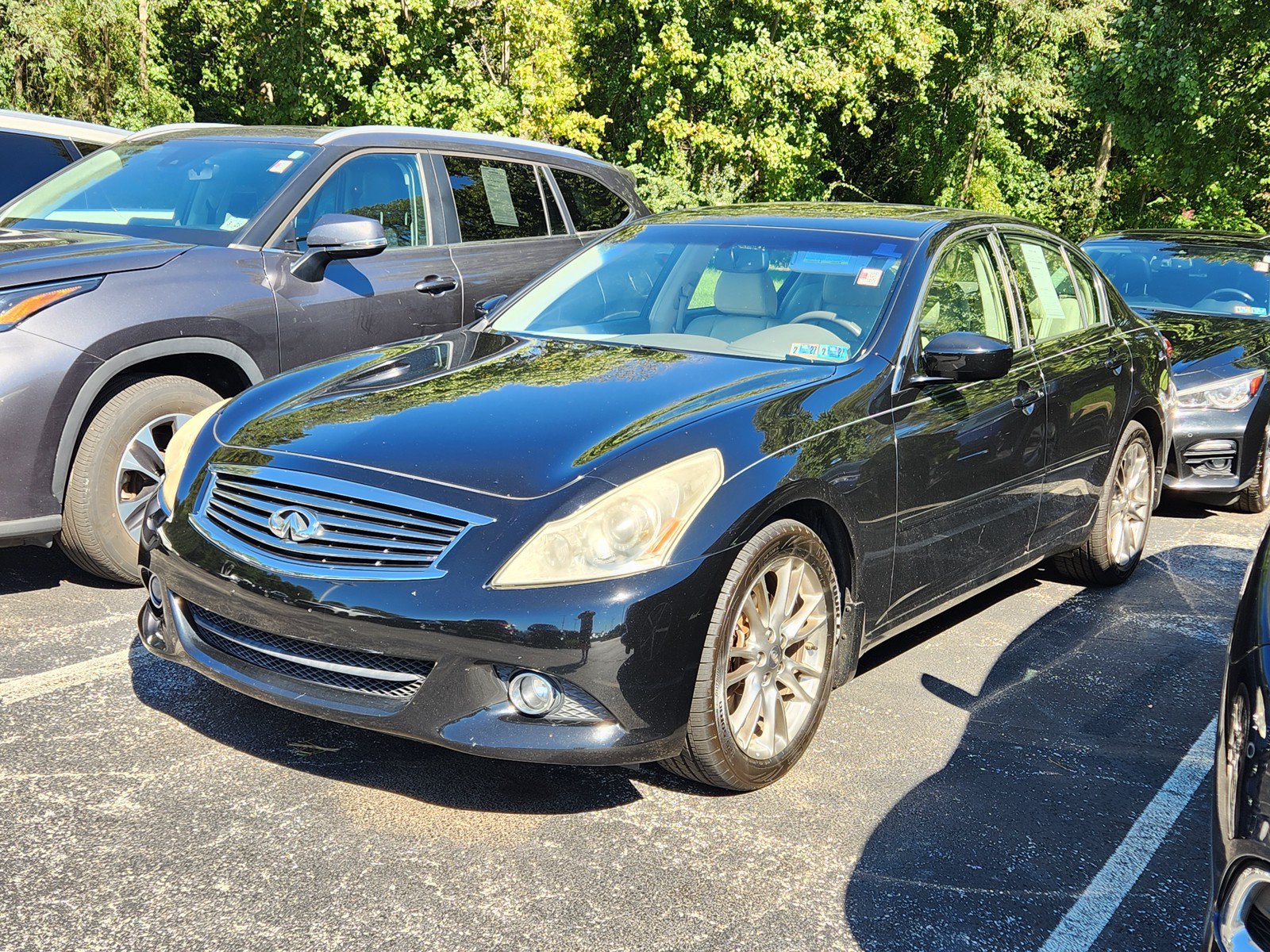 Used 2013 INFINITI G37 x Sedan w/ Premium Pkg AWD/4WD image 1