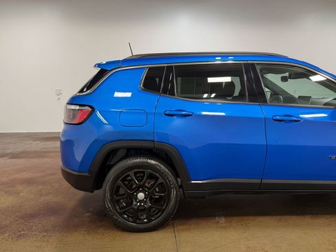 Used 2024 Jeep Compass Latitude AWD/4WD image 33