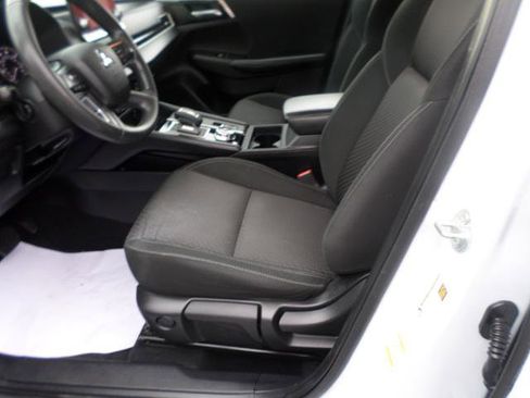 Used 2022 Mitsubishi Outlander ES image 36