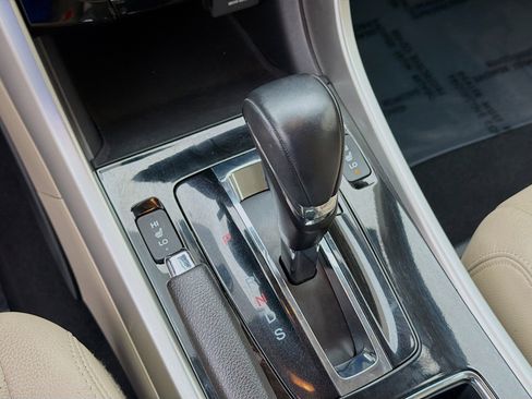 Used 2016 Honda Accord Touring image 16