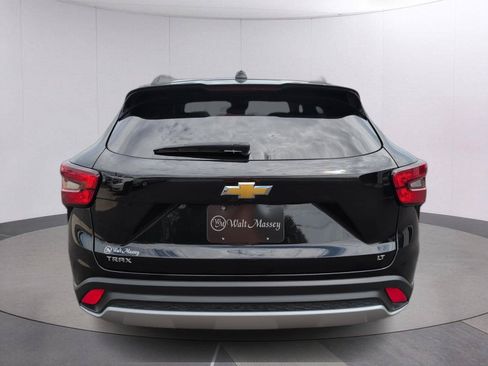 Used 2024 Chevrolet Trax LT FWD image 6