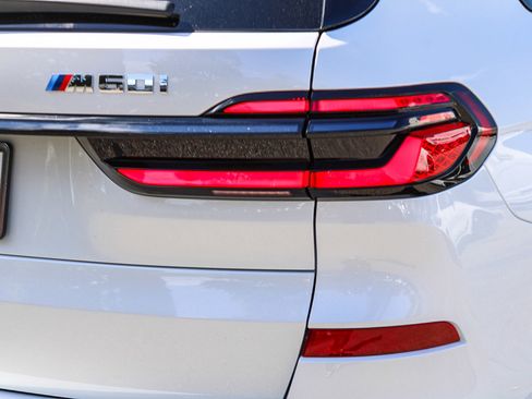 New 2026 BMW X7 M60i image 7