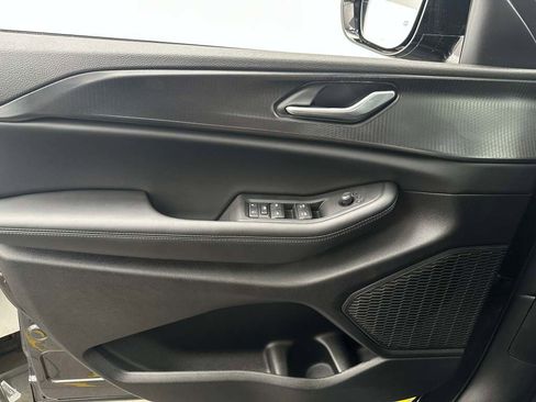 New 2025 Jeep Grand Cherokee L Laredo image 25