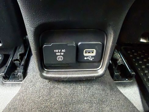 Used 2019 Jeep Compass Latitude image 24