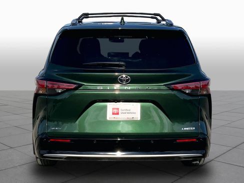 Used 2026 Toyota Sienna Limited FWD image 5