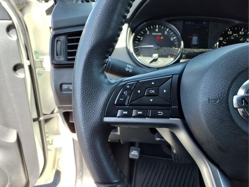 Used 2020 Nissan Rogue SV AWD/4WD image 19