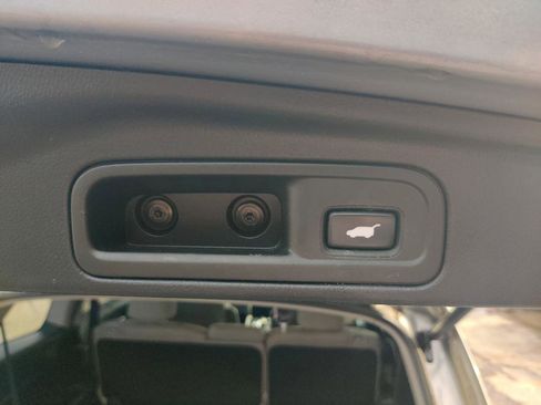 Used 2016 Honda Pilot Touring image 16
