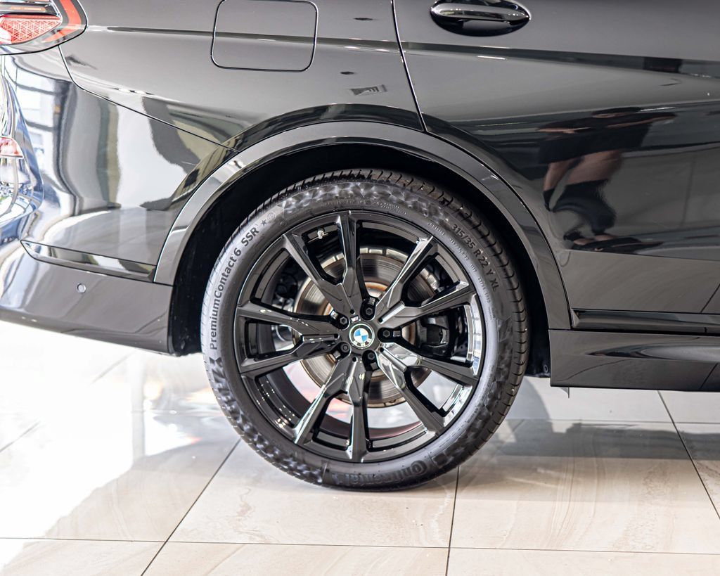Used 2026 BMW X7 xDrive40i w/ M Sport Package AWD/4WD image 11