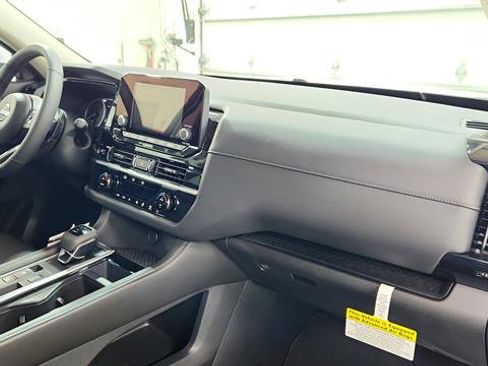 New 2025 Nissan Pathfinder SV image 25