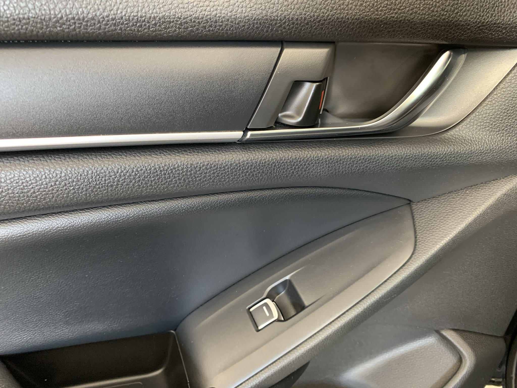 Used 2018 Honda Accord Sport image 29