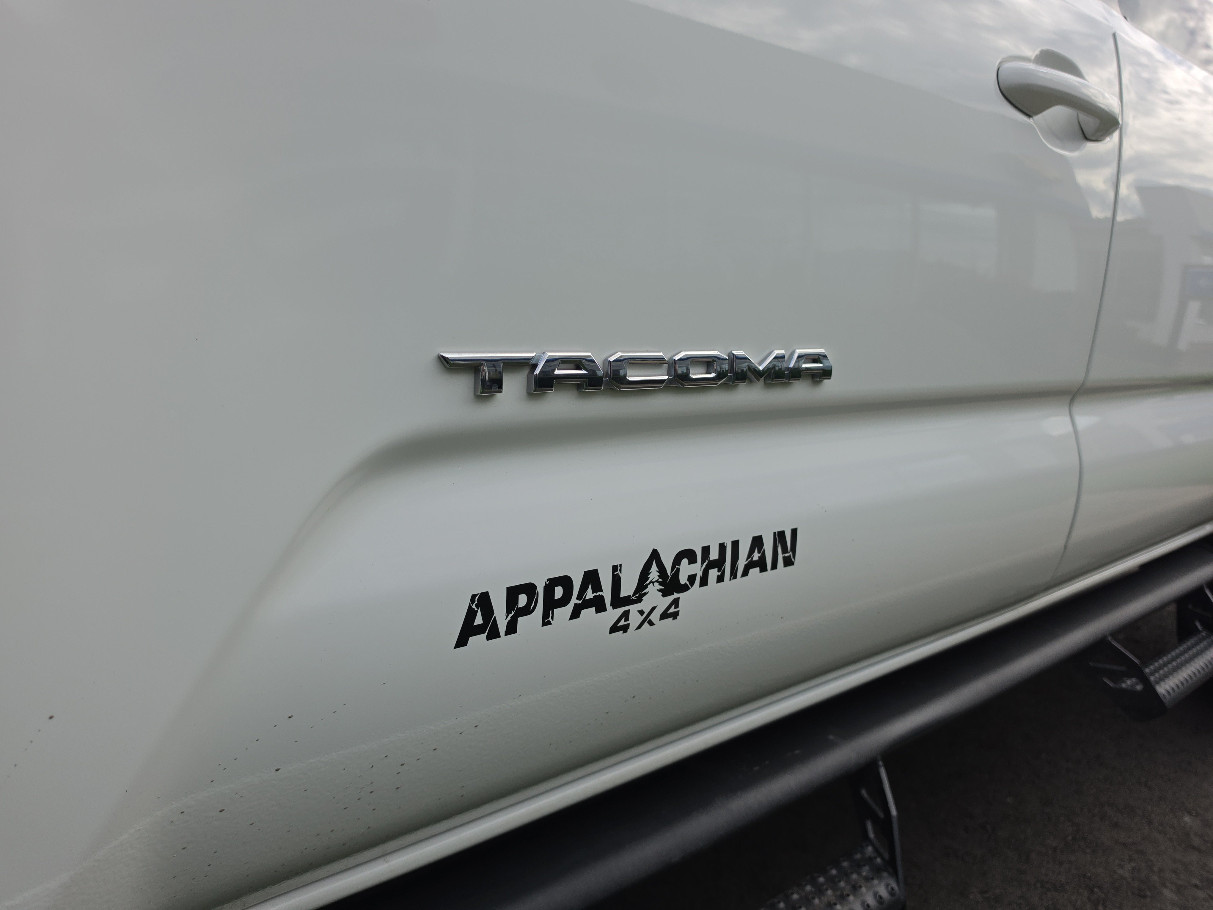Used 2022 Toyota Tacoma SR5 w/ Technology Package AWD/4WD image 10