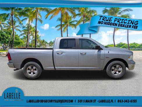 Used 2021 RAM 1500 Classic SLT AWD/4WD image 2