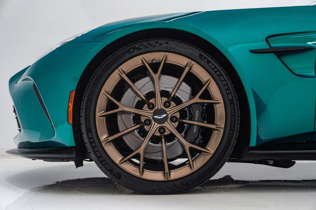 Used 2025 Aston Martin V8 Vantage Coupe RWD image 15