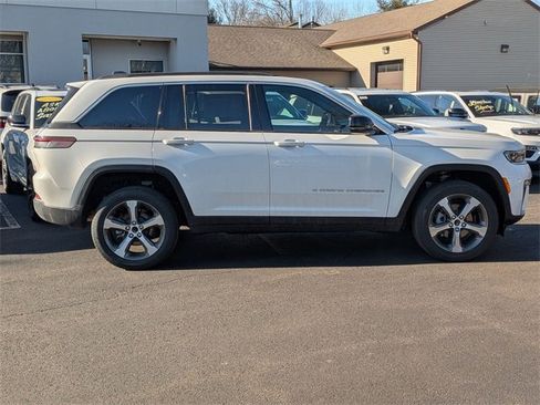 New 2026 Jeep Grand Cherokee Limited image 2