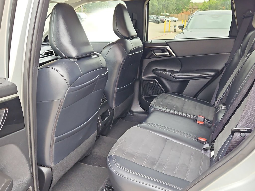 Used 2025 Mitsubishi Outlander SE AWD/4WD image 28