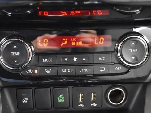 Used 2025 Mitsubishi Eclipse Cross SEL image 33