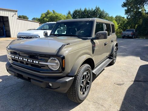 New 2026 Ford Bronco Outer Banks AWD/4WD image 1