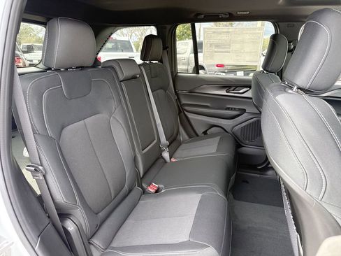 New 2026 Jeep Grand Cherokee Laredo image 23