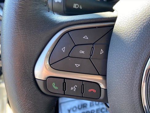 Used 2022 Jeep Renegade Limited image 19