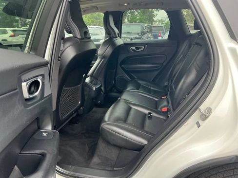 Used 2023 Volvo XC60 B5 Plus FWD image 6