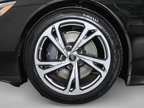 Used 2023 Audi e-tron GT Premium Plus image 25