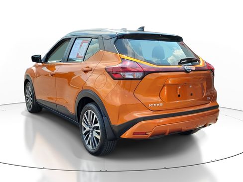 Used 2023 Nissan Kicks SV FWD image 3