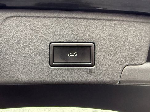 Used 2021 Volkswagen Atlas Cross Sport SEL Premium R-Line image 43