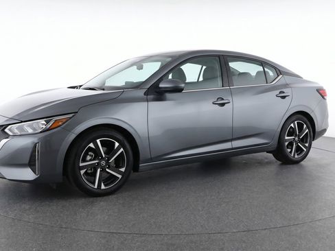 Used 2024 Nissan Sentra SV image 3