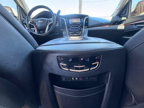 Used 2015 Cadillac Escalade Premium RWD image 49