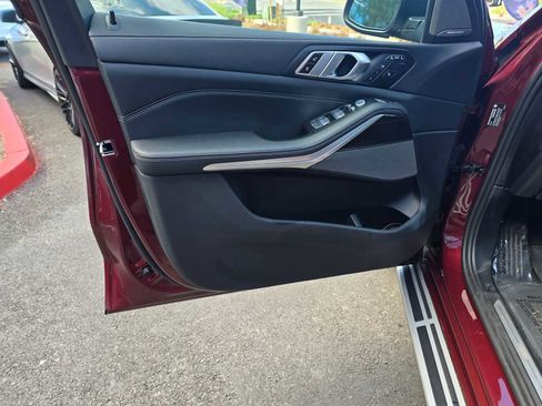 Used 2024 BMW X7 xDrive40i image 25