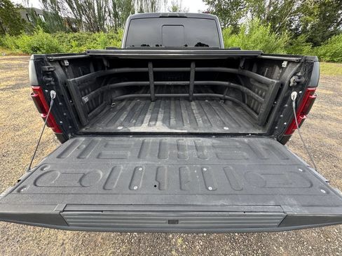 Used 2017 Ford F150 Raptor w/ Equipment Group 802A Luxury AWD/4WD image 9