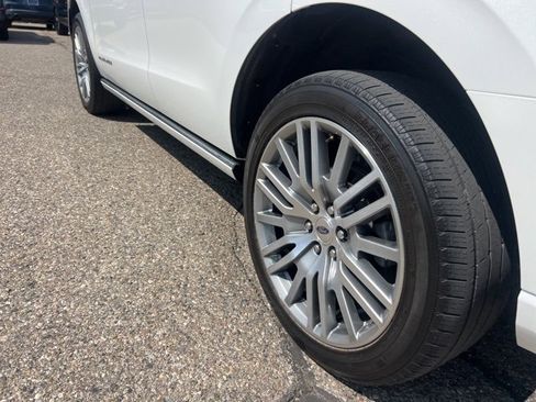 Certified 2022 Ford Expedition Platinum image 32