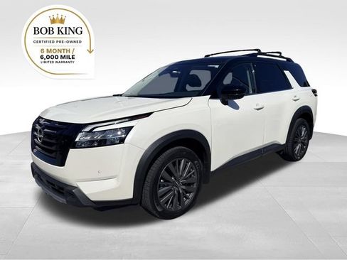 Used 2024 Nissan Pathfinder SL w/ SL Premium Package FWD image 1