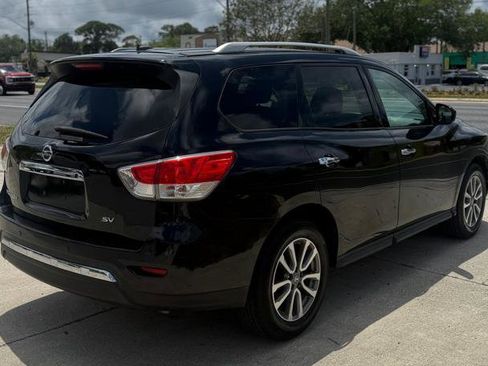 Used 2014 Nissan Pathfinder SV FWD image 4