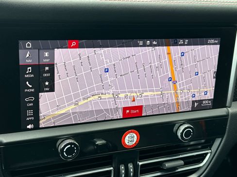 Certified 2022 Porsche Macan S image 22