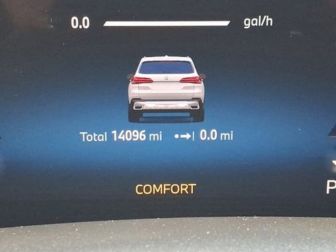 Certified 2024 BMW X5 xDrive40i w/ Premium Package image 22