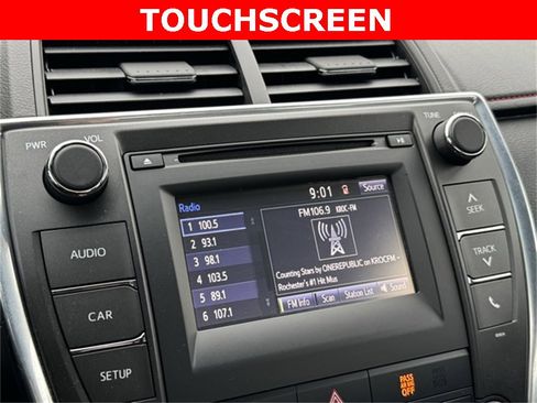 Certified 2016 Toyota Camry SE image 3