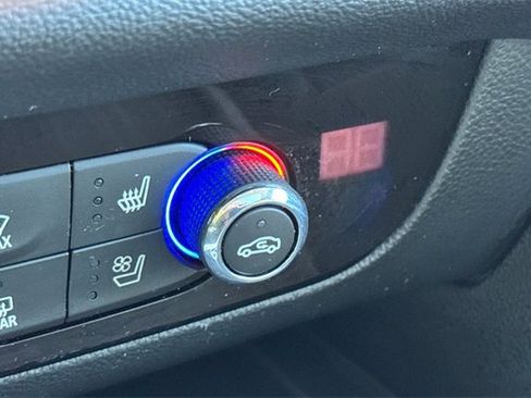 Used 2023 Buick Enclave Avenir w/ Avenir Technology Package image 31