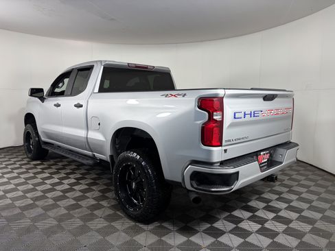 Used 2019 Chevrolet Silverado 1500 Custom w/ Custom Value Package image 12