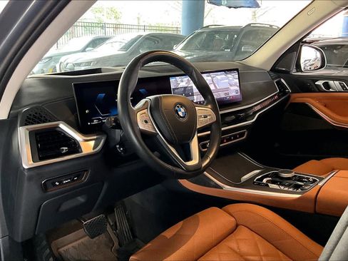 Used 2024 BMW X7 xDrive40i image 17
