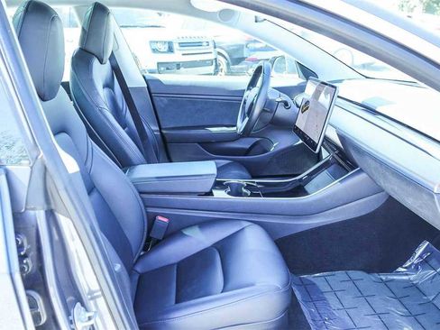 Used 2018 Tesla Model 3 Mid Range image 18