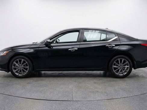 Used 2025 Nissan Altima 2.5 SV FWD image 5