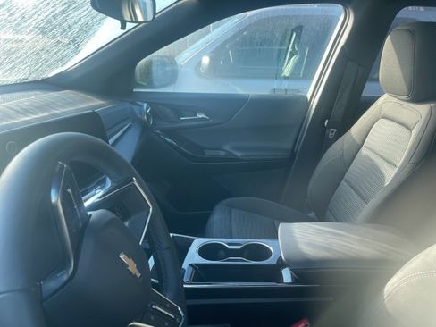 Used 2025 Chevrolet Equinox LT image 31