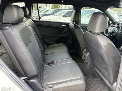 Used 2020 Volkswagen Tiguan SE R-Line FWD image 20