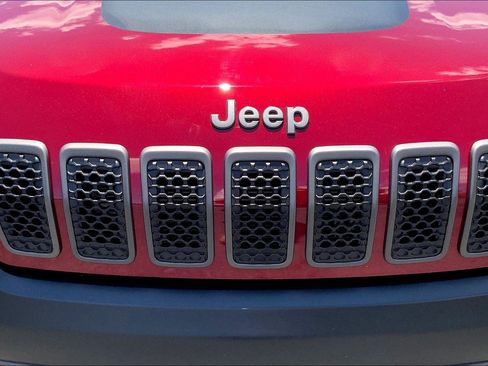 Used 2020 Jeep Cherokee Trailhawk w/ Comfort/Convenience Group AWD/4WD image 30
